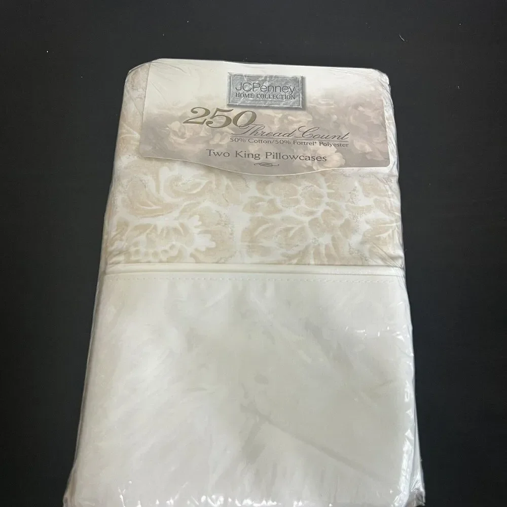 (2) Vtg JC Penney King Size Pillowcases Floral Design Cream NEW 250 Thread‎ USA